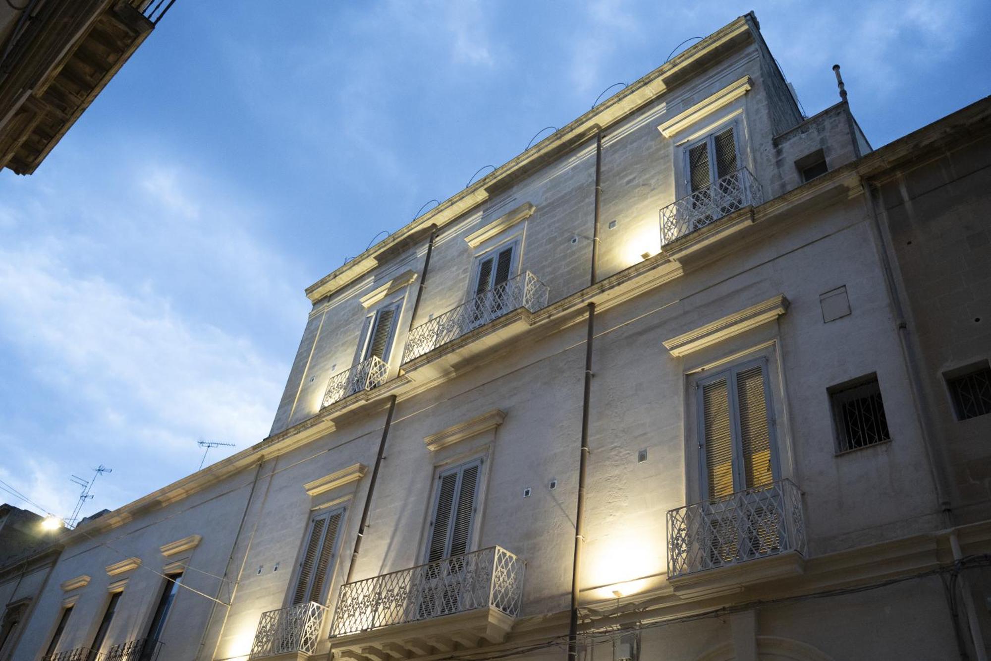 Palazzo Cavour Bed & Breakfast Lecce Ngoại thất bức ảnh